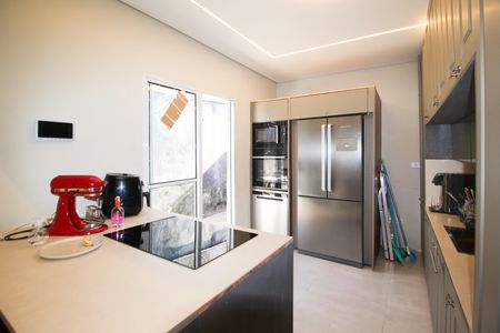 Casa à venda com 138m², 2 quartos e 2 vagas Casa à venda com 138m², 2 quartos e 2 vagasCozinha