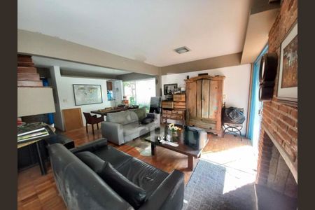 Casa à venda com 157m², 3 quartos e 2 vagas
