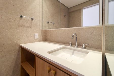 Apartamento para alugar com 98m², 3 quartos e 1 vagaSuíte 1 - Banheiro