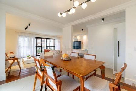 Apartamento à venda com 216m², 4 quartos e 3 vagas