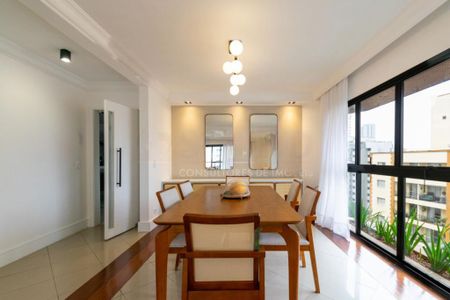 Apartamento à venda com 216m², 4 quartos e 3 vagas
