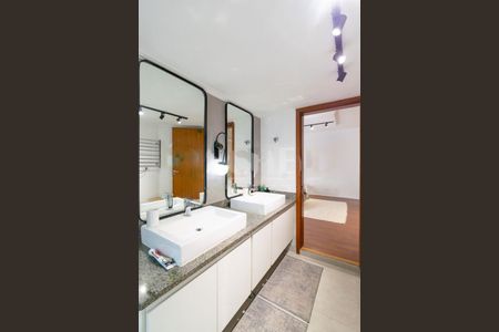 Apartamento à venda com 216m², 4 quartos e 3 vagas
