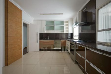Apartamento à venda com 167m², 4 quartos e 2 vagas
