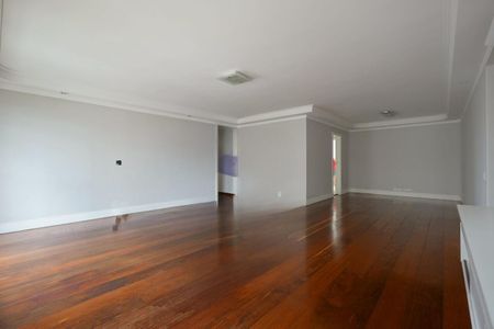 Apartamento à venda com 167m², 4 quartos e 2 vagas