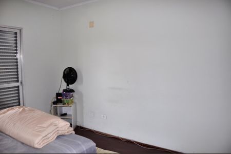 Casa à venda com 126m², 3 quartos e 2 vagas Casa à venda com 126m², 3 quartos e 2 vagasDetalhe - Quarto 01 com Suíte e Varanda