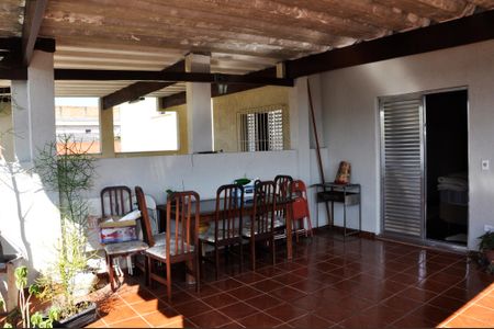 Casa à venda com 126m², 3 quartos e 2 vagas Casa à venda com 126m², 3 quartos e 2 vagasDetalhe - Varanda