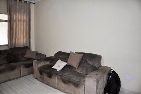 Casa à venda com 126m², 3 quartos e 2 vagas Casa à venda com 126m², 3 quartos e 2 vagasDetalhe - Sala