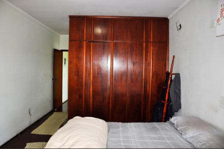 Casa à venda com 126m², 3 quartos e 2 vagas Casa à venda com 126m², 3 quartos e 2 vagasDetalhe - Quarto 01 com Suíte e Varanda