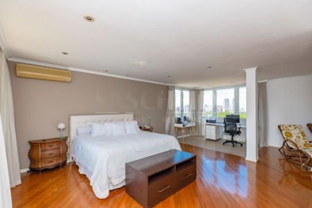 Casa à venda com 874m², 4 quartos e 6 vagas