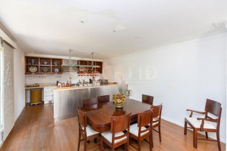 Casa à venda com 874m², 4 quartos e 6 vagas