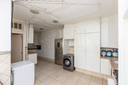 Casa à venda com 874m², 4 quartos e 6 vagas