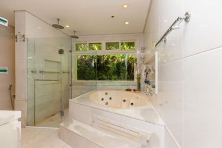 Casa à venda com 874m², 4 quartos e 6 vagas