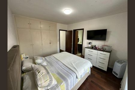 Casa à venda com 3 quartos, 249m² em Vila Campo Grande, São Paulo
