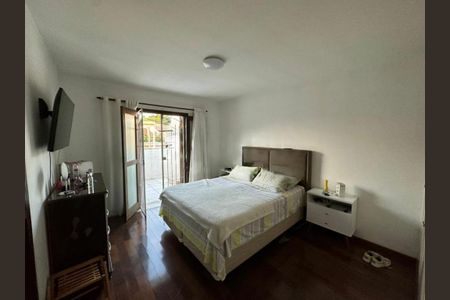 Casa à venda com 249m², 3 quartos e 2 vagas