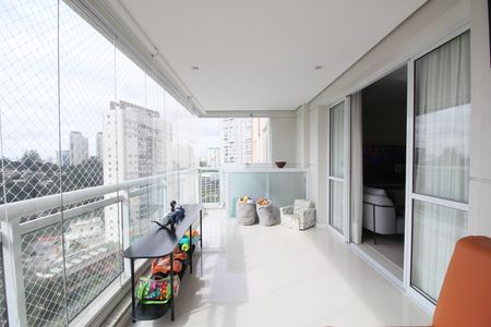 Apartamento à venda com 171m², 4 quartos e 3 vagasVaranda
