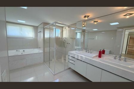 Apartamento à venda com 320m², 4 quartos e 4 vagas