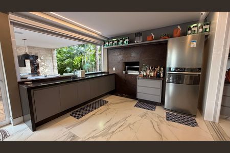 Casa de condomínio à venda com 510m², 5 quartos e 4 vagas Casa de condomínio à venda com 510m², 5 quartos e 4 vagasÁrea gourmet