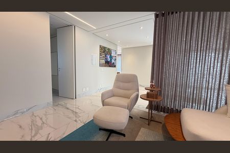 Casa de condomínio à venda com 510m², 5 quartos e 4 vagas Casa de condomínio à venda com 510m², 5 quartos e 4 vagasSala 2