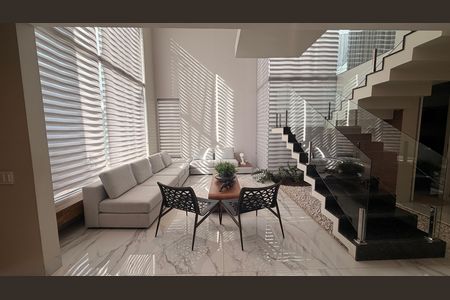 Casa de condomínio à venda com 510m², 5 quartos e 4 vagas Casa de condomínio à venda com 510m², 5 quartos e 4 vagasSala 1