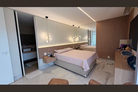 Casa de condomínio à venda com 510m², 5 quartos e 4 vagas Casa de condomínio à venda com 510m², 5 quartos e 4 vagasSuíte 2