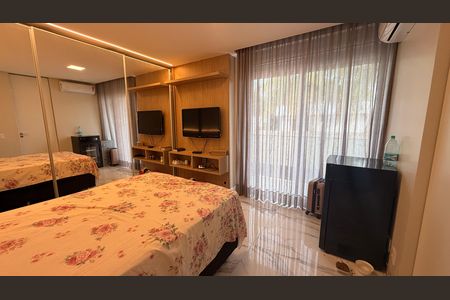 Casa de condomínio à venda com 510m², 5 quartos e 4 vagas Casa de condomínio à venda com 510m², 5 quartos e 4 vagasSuíte 3