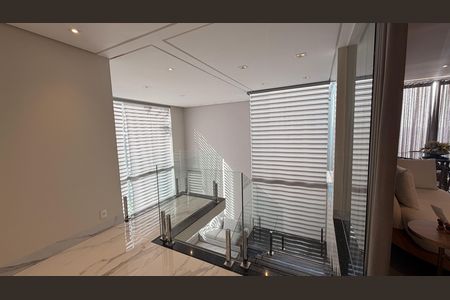 Casa de condomínio à venda com 510m², 5 quartos e 4 vagas Casa de condomínio à venda com 510m², 5 quartos e 4 vagasCorredor