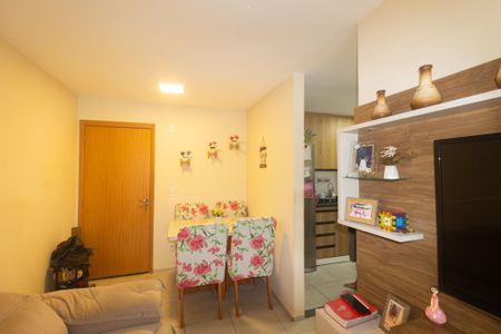 Sala de apartamento para alugar com 2 quartos, 44m² em Inhoaíba, Rio de Janeiro