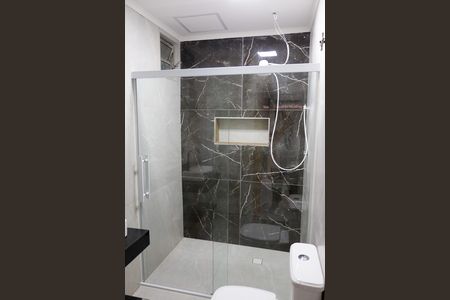 Casa para alugar com 110m², 2 quartos e 2 vagas Casa para alugar com 110m², 2 quartos e 2 vagasBanheiro