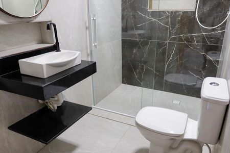 Casa para alugar com 110m², 2 quartos e 2 vagas Casa para alugar com 110m², 2 quartos e 2 vagasBanheiro