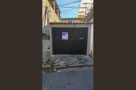 Casa para alugar com 110m², 2 quartos e 2 vagas Casa para alugar com 110m², 2 quartos e 2 vagasFachada