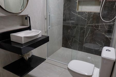 Casa para alugar com 110m², 2 quartos e 2 vagas Casa para alugar com 110m², 2 quartos e 2 vagasBanheiro