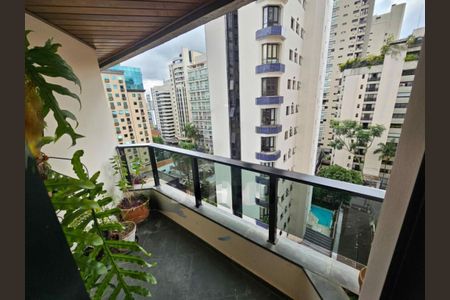 Apartamento à venda com 221m², 3 quartos e 3 vagas
