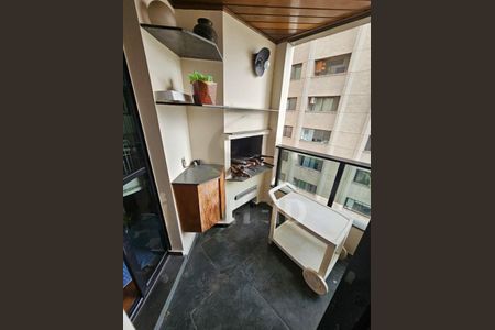 Apartamento à venda com 221m², 3 quartos e 3 vagas