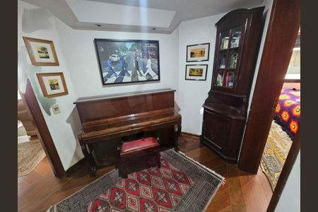Apartamento à venda com 221m², 3 quartos e 3 vagas