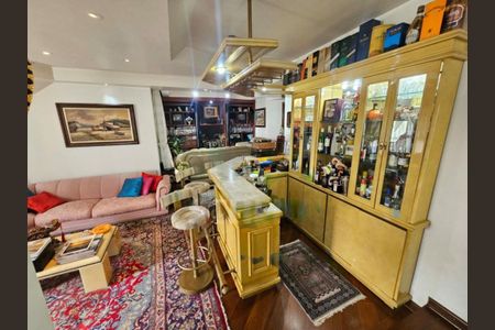 Apartamento à venda com 221m², 3 quartos e 3 vagas