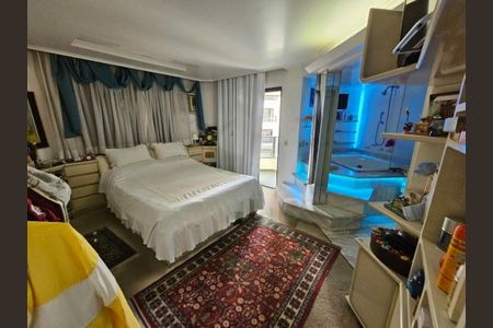 Apartamento à venda com 221m², 3 quartos e 3 vagas