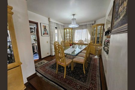 Apartamento à venda com 221m², 3 quartos e 3 vagas