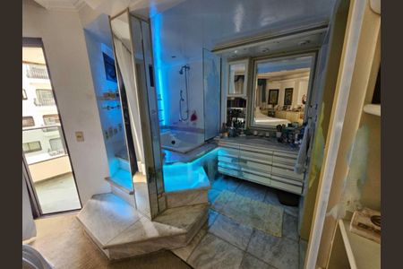 Apartamento à venda com 221m², 3 quartos e 3 vagas