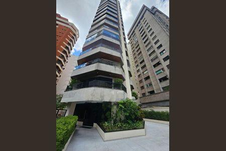 Apartamento à venda com 221m², 3 quartos e 3 vagas