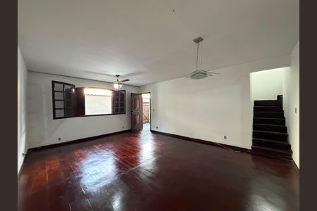 Sala de casa de condomínio para alugar com 3 quartos, 220m² em Taquara, Rio de Janeiro