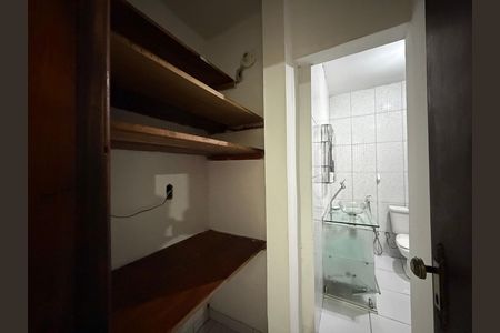 Casa de condomínio para alugar com 220m², 3 quartos e 1 vaga Casa de condomínio para alugar com 220m², 3 quartos e 1 vagaBanheiro - Despensa