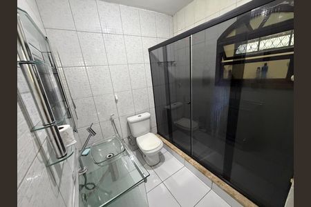 Casa de condomínio para alugar com 220m², 3 quartos e 1 vaga Casa de condomínio para alugar com 220m², 3 quartos e 1 vagaBanheiro