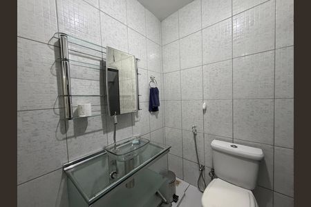 Casa de condomínio para alugar com 220m², 3 quartos e 1 vaga Casa de condomínio para alugar com 220m², 3 quartos e 1 vagaBanheiro