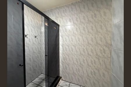 Casa de condomínio para alugar com 220m², 3 quartos e 1 vaga Casa de condomínio para alugar com 220m², 3 quartos e 1 vagaBanheiro da suíte