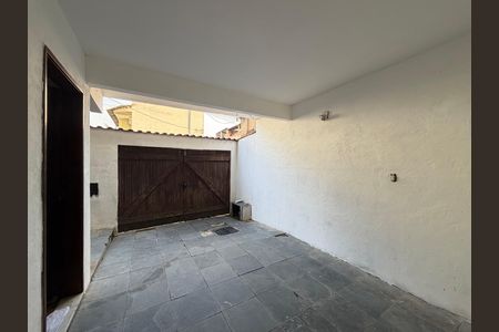 Casa de condomínio para alugar com 220m², 3 quartos e 1 vaga Casa de condomínio para alugar com 220m², 3 quartos e 1 vagaGaragem