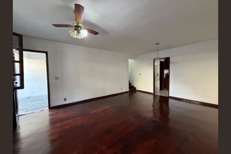Sala de casa de condomínio para alugar com 3 quartos, 220m² em Taquara, Rio de Janeiro