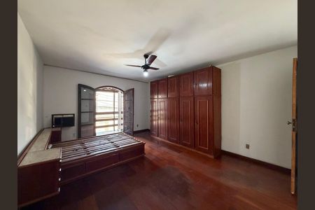 Casa de condomínio para alugar com 220m², 3 quartos e 1 vaga Casa de condomínio para alugar com 220m², 3 quartos e 1 vagaSuíte