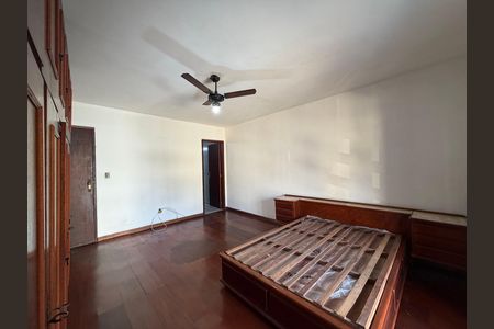 Casa de condomínio para alugar com 220m², 3 quartos e 1 vaga Casa de condomínio para alugar com 220m², 3 quartos e 1 vagaSuíte