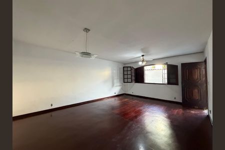Sala de casa de condomínio para alugar com 3 quartos, 220m² em Taquara, Rio de Janeiro