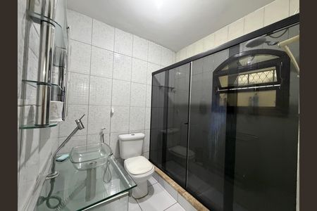 Casa de condomínio para alugar com 220m², 3 quartos e 1 vaga Casa de condomínio para alugar com 220m², 3 quartos e 1 vagaBanheiro